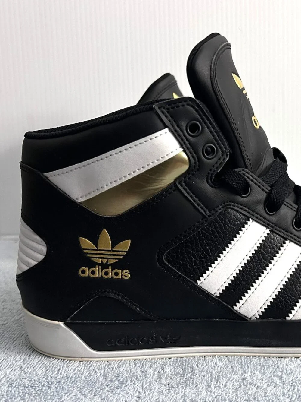 ADIDAS - Picture 2 of 12